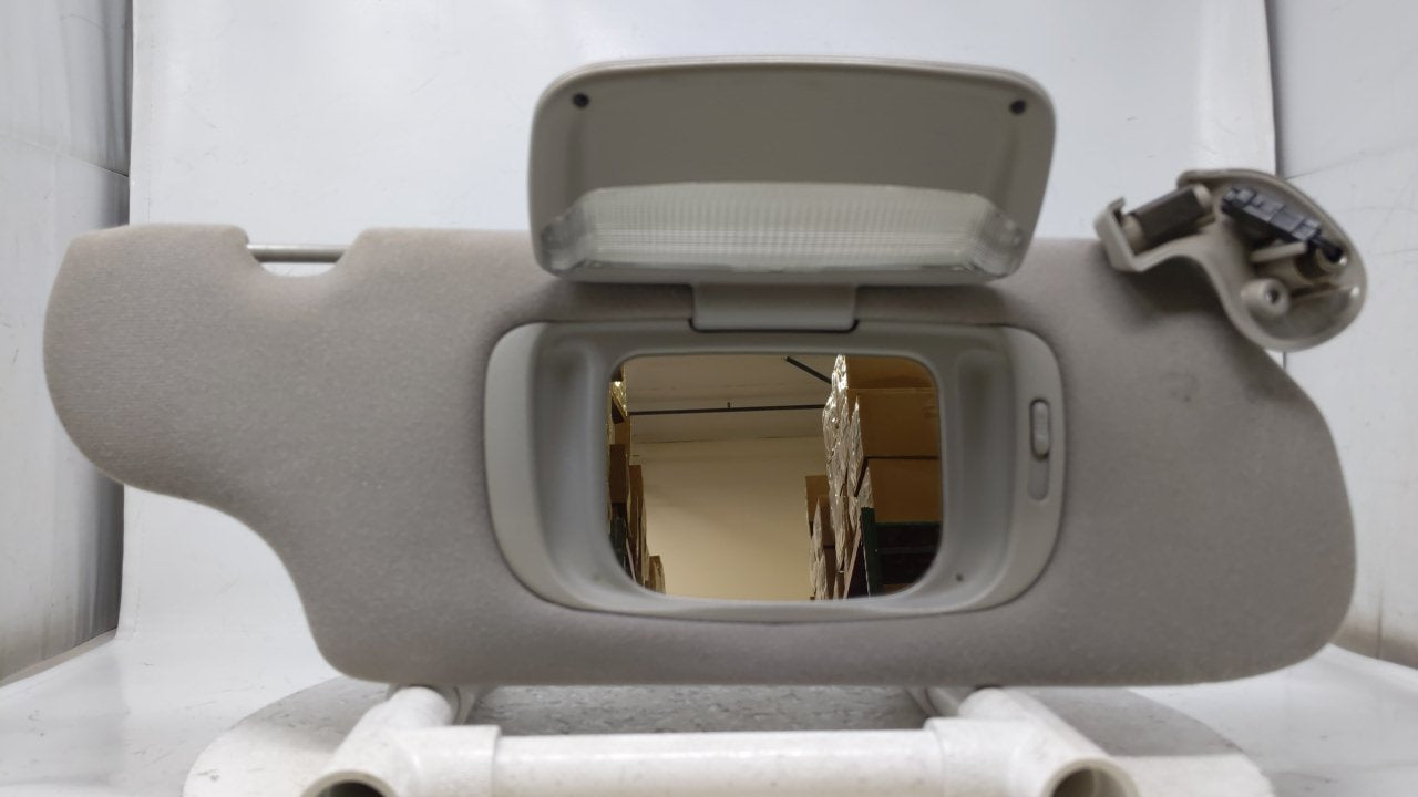 2000 Ford Taurus Sun Visor Shade Replacement Passenger Right Mirror Fits OEM Used Auto Parts - Oemusedautoparts1.com
