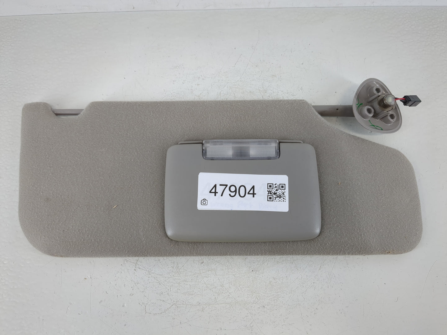 2000 Ford Taurus Sun Visor Shade Replacement Passenger Right Mirror Fits OEM Used Auto Parts - Oemusedautoparts1.com