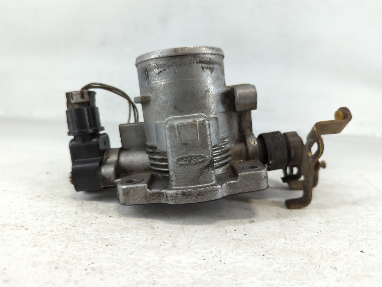 2000-2003 Ford Taurus Throttle Body P/N:YF-1U-DE Fits Fits 2000 2001 2002 2003 OEM Used Auto Parts - Oemusedautoparts1.com