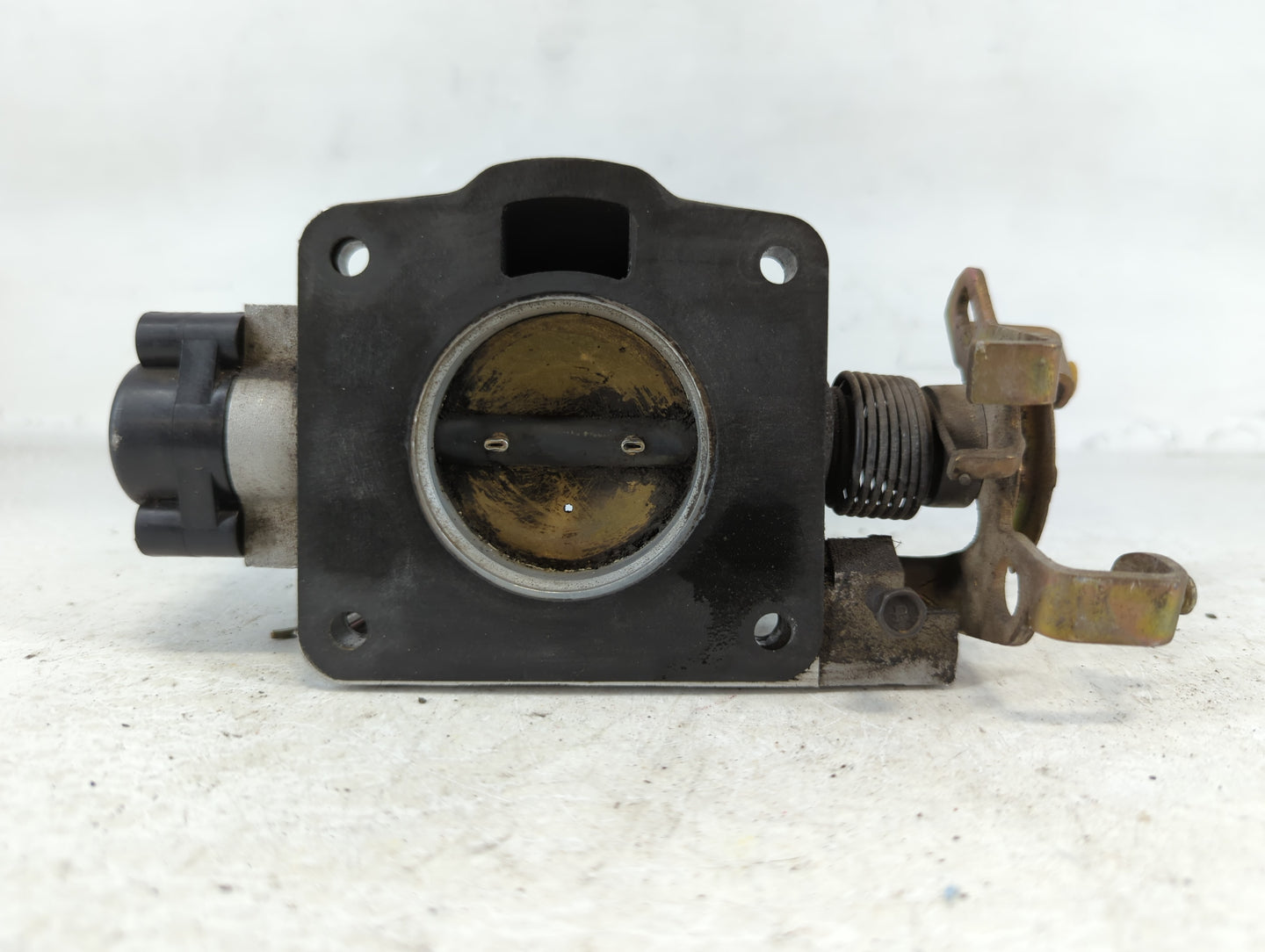 2000-2003 Ford Taurus Throttle Body P/N:YF-1U-DE Fits Fits 2000 2001 2002 2003 OEM Used Auto Parts - Oemusedautoparts1.com