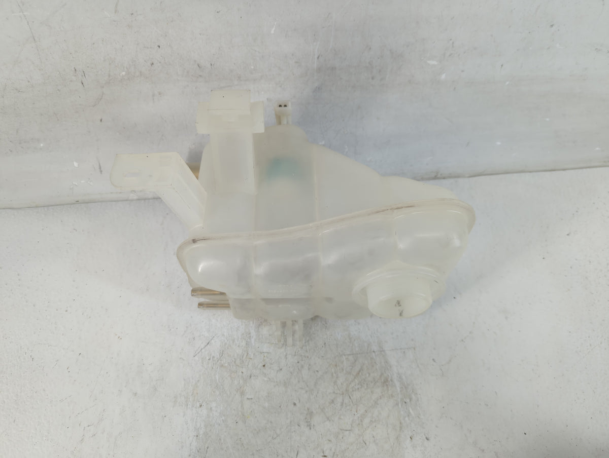 2000-2007 Ford Taurus Radiator Coolant Overflow Expansion Tank Bottle 928441 - Oemusedautoparts1.com