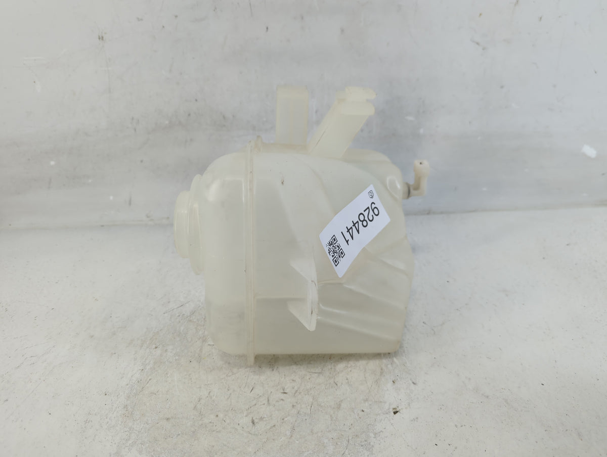2000-2007 Ford Taurus Radiator Coolant Overflow Expansion Tank Bottle 928441 - Oemusedautoparts1.com