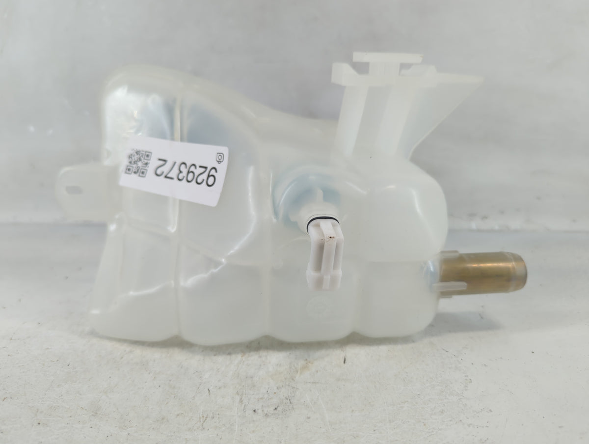 2000-2005 Ford Taurus Radiator Coolant Overflow Expansion Tank Bottle 929372 - Oemusedautoparts1.com
