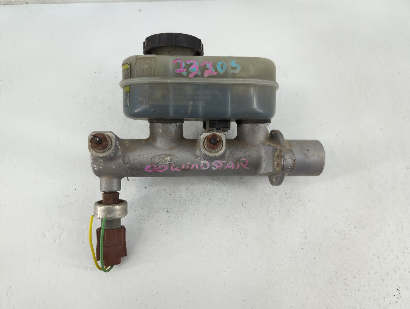 1999-2003 Ford Windstar Brake Master Cylinder 776416 - Oemusedautoparts1.com