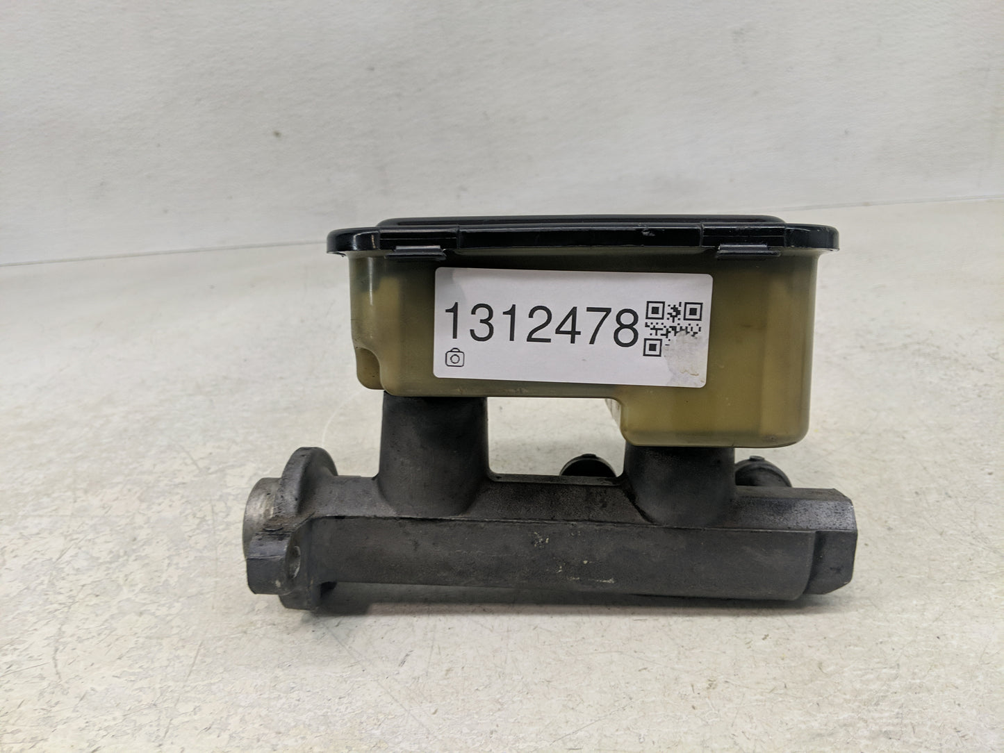 2000 Gmc 3500 Brake Master Cylinder - Oemusedautoparts1.com