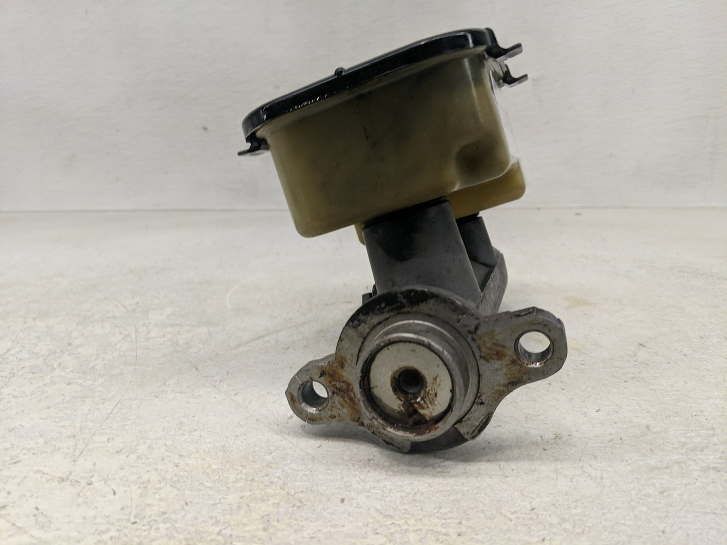 2000 Gmc 3500 Brake Master Cylinder - Oemusedautoparts1.com