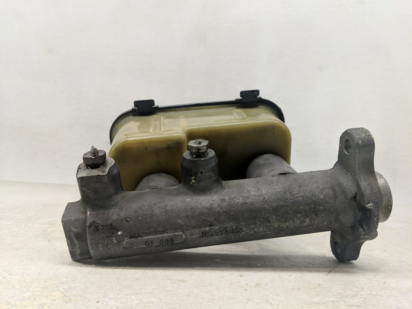 2000 Gmc 3500 Brake Master Cylinder - Oemusedautoparts1.com