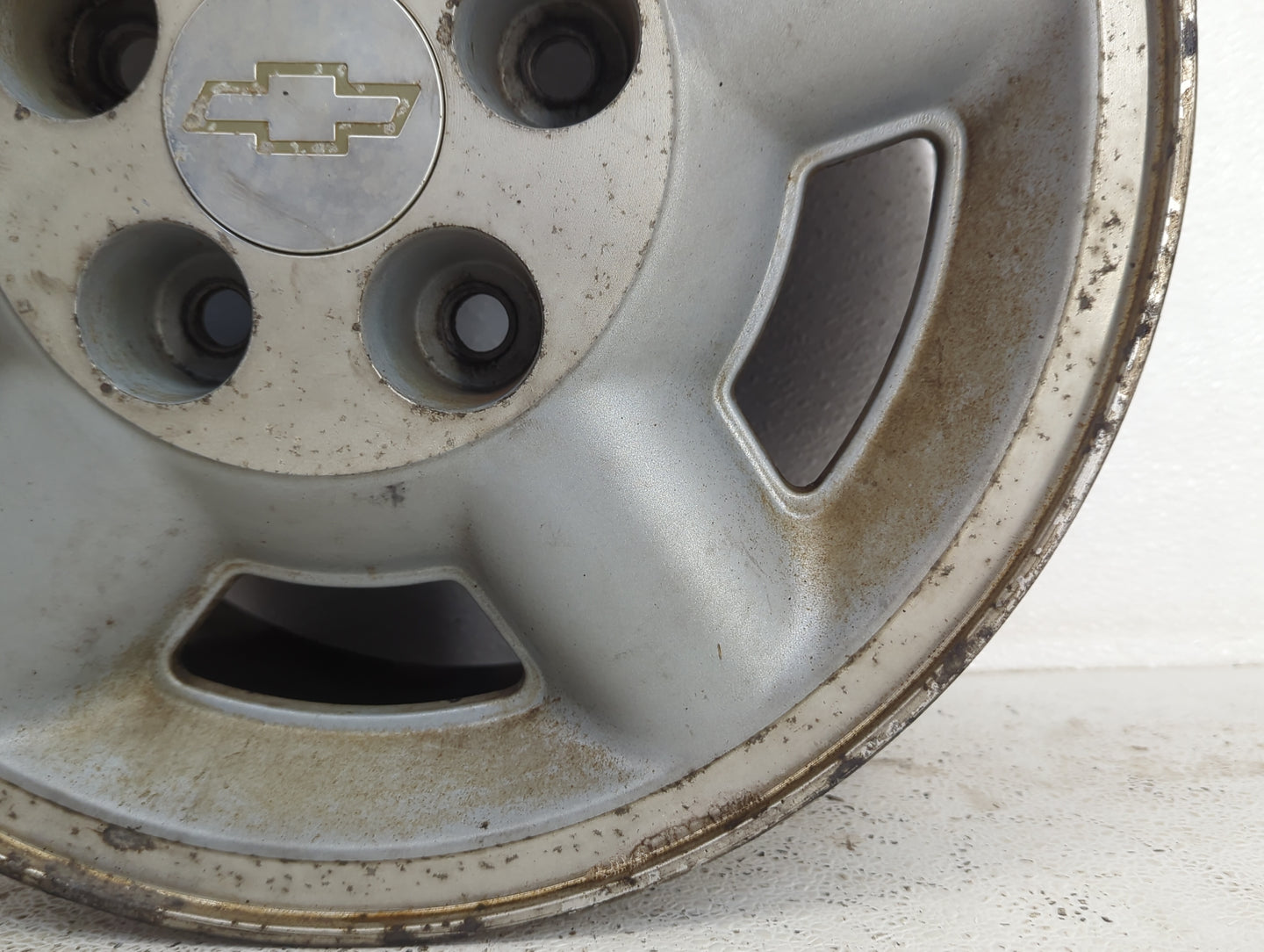 Gmc Chevrolet Oem Wheel Rim 899685 - Oemusedautoparts1.com