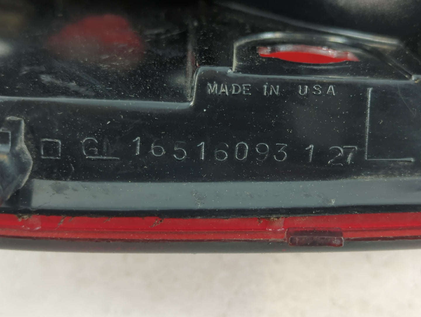 2000 Gmc Chevrolet Tail Light Assembly Driver Left OEM P/N:16516093 Fits Fits 1994 1995 1996 1997 1998 1999 2001 2002 2003 O