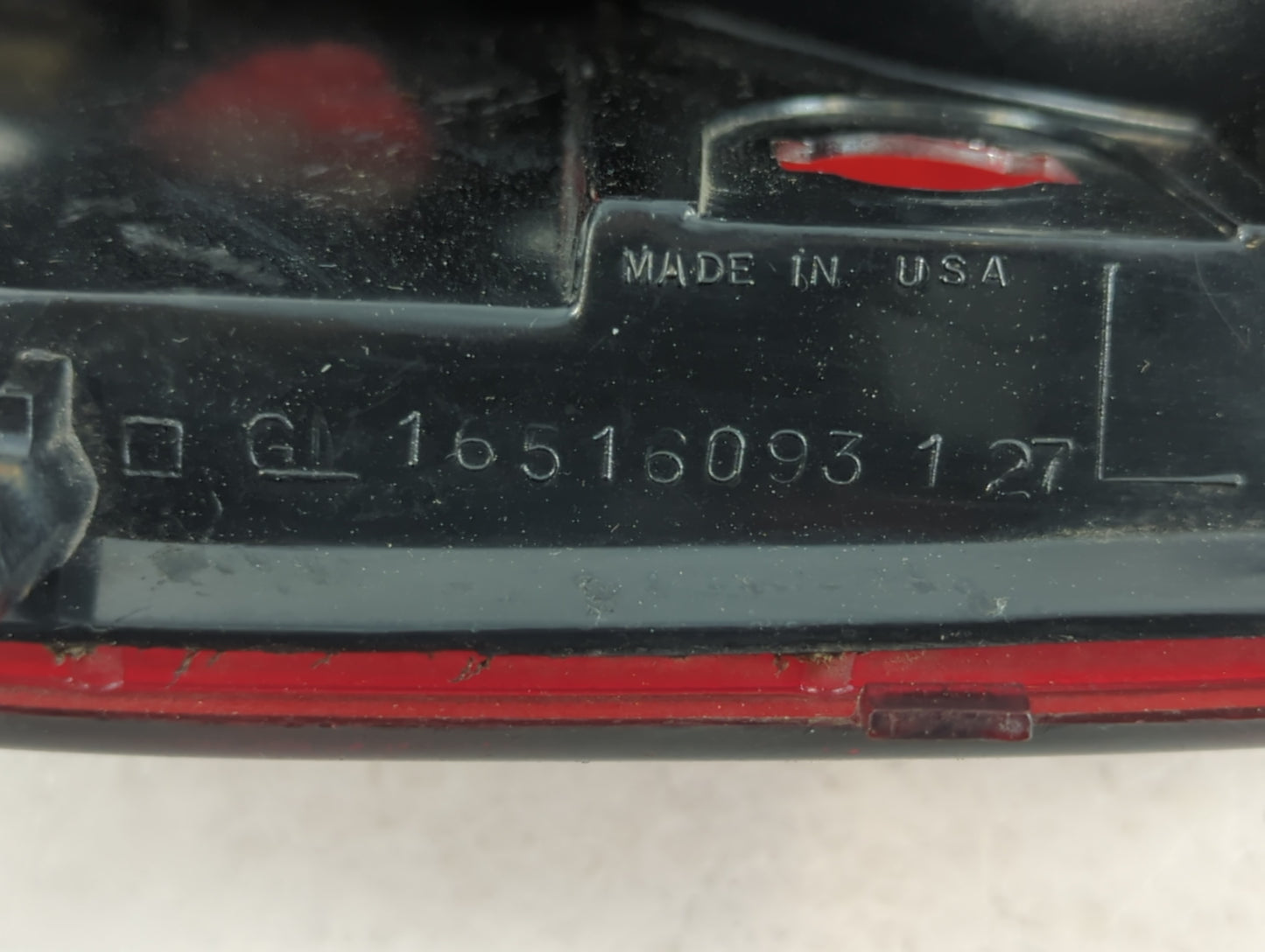 2000 Gmc Chevrolet Tail Light Assembly Driver Left OEM P/N:16516093 Fits Fits 1994 1995 1996 1997 1998 1999 2001 2002 2003 O
