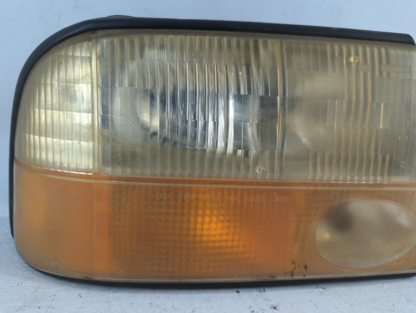 2000 Gmc Envoy Passenger Right Oem Head Light Headlight Lamp - Oemusedautoparts1.com