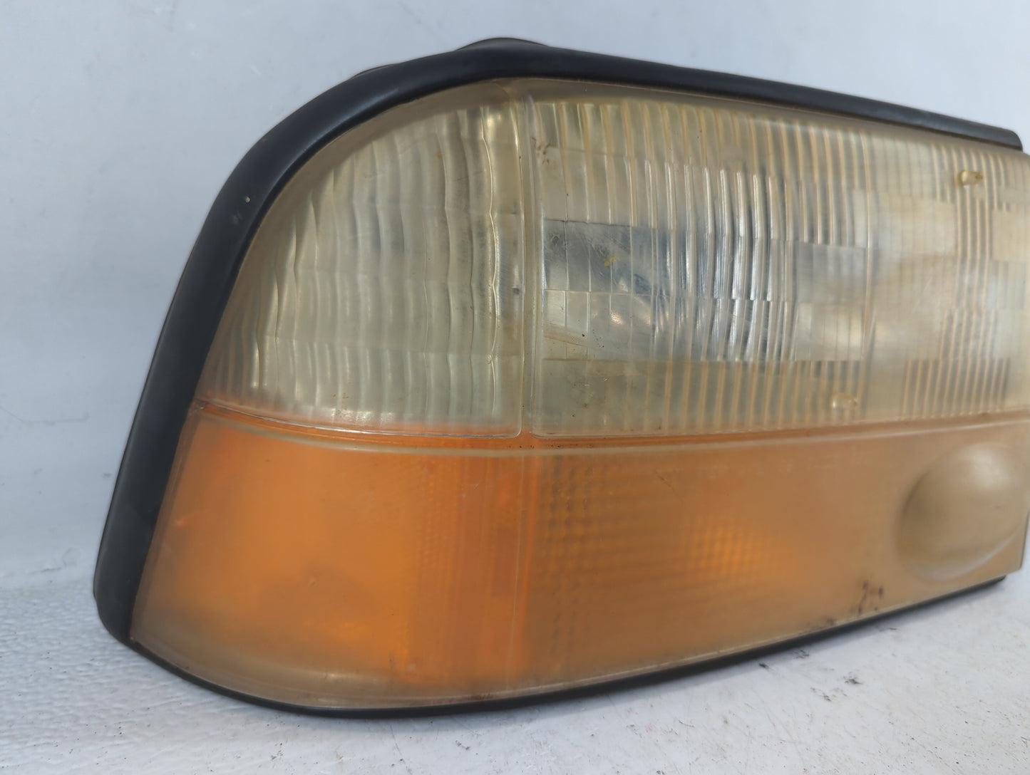 2000 Gmc Envoy Passenger Right Oem Head Light Headlight Lamp - Oemusedautoparts1.com