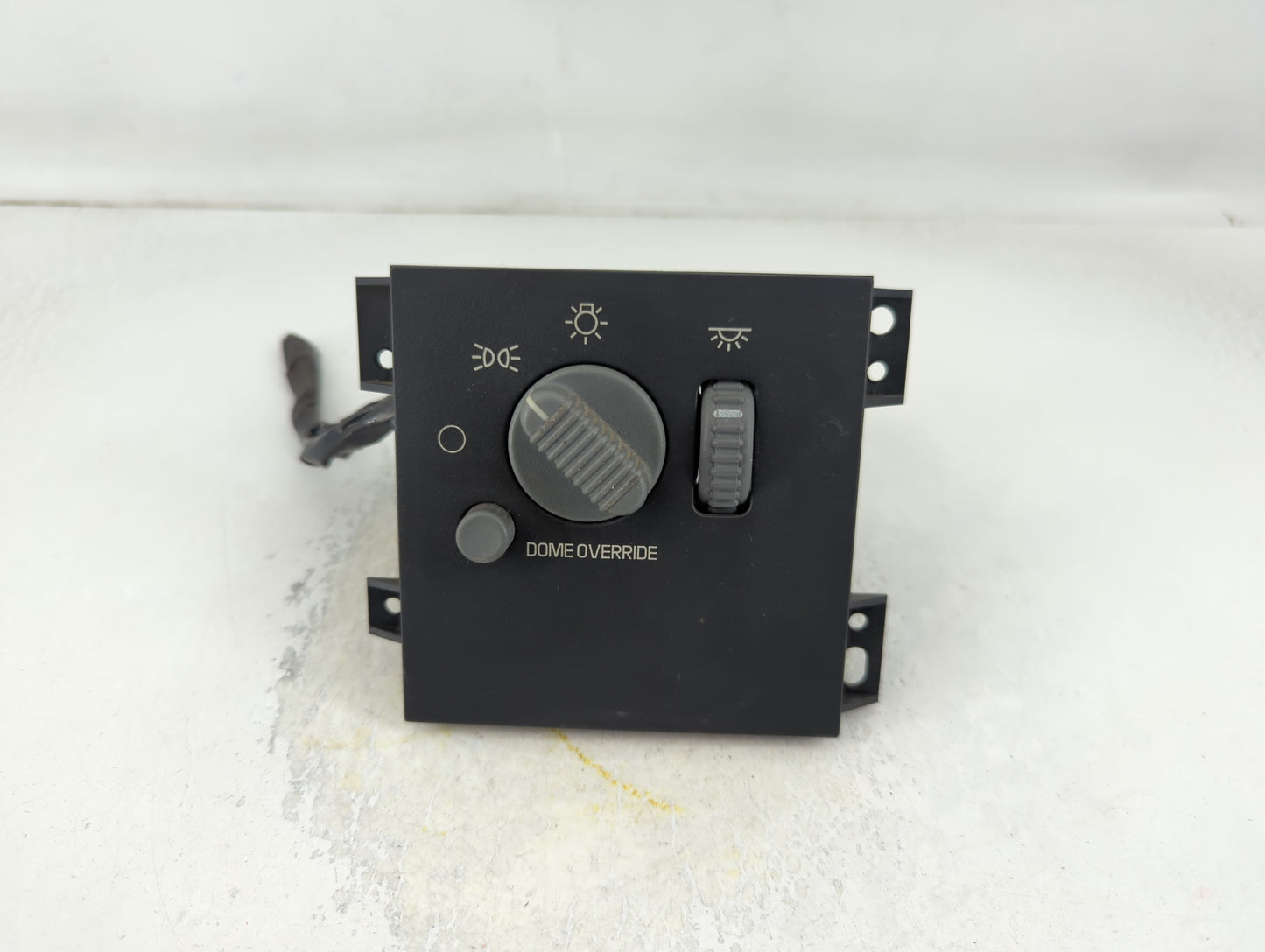 2000 Gmc S10 Blazer Headlight Lamp Control Switch - Oemusedautoparts1.com