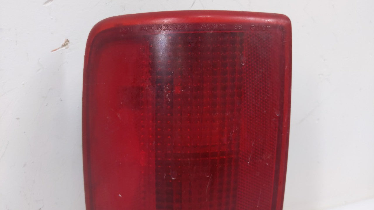 2000 Gmc S15 Tail Light Assembly Driver Left OEM P/N:16516093 16518499 Fits Fits 1995 1996 1997 1998 1999 2001 2002 2003 200