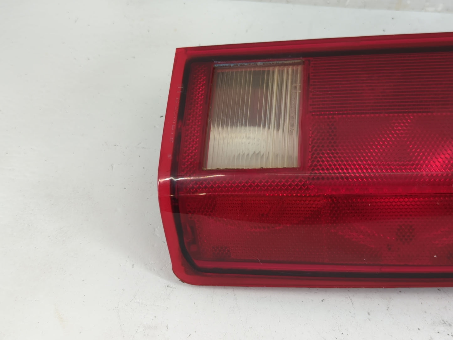 1985-2005 Gmc Safari Tail Light Assembly Passenger Right OEM P/N:16502448 Fits OEM Used Auto Parts - Oemusedautoparts1.com