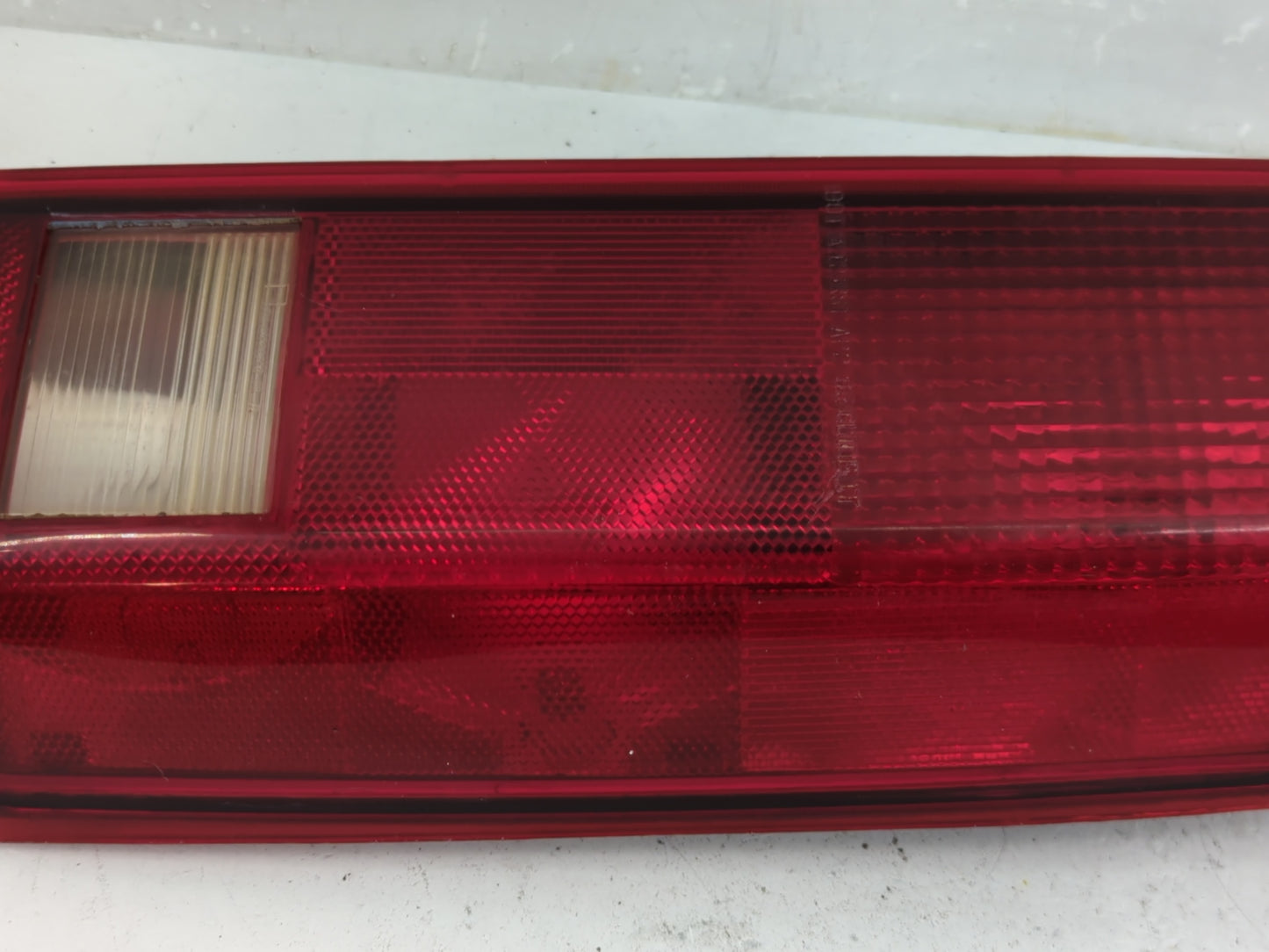1985-2005 Gmc Safari Tail Light Assembly Passenger Right OEM P/N:16502448 Fits OEM Used Auto Parts - Oemusedautoparts1.com