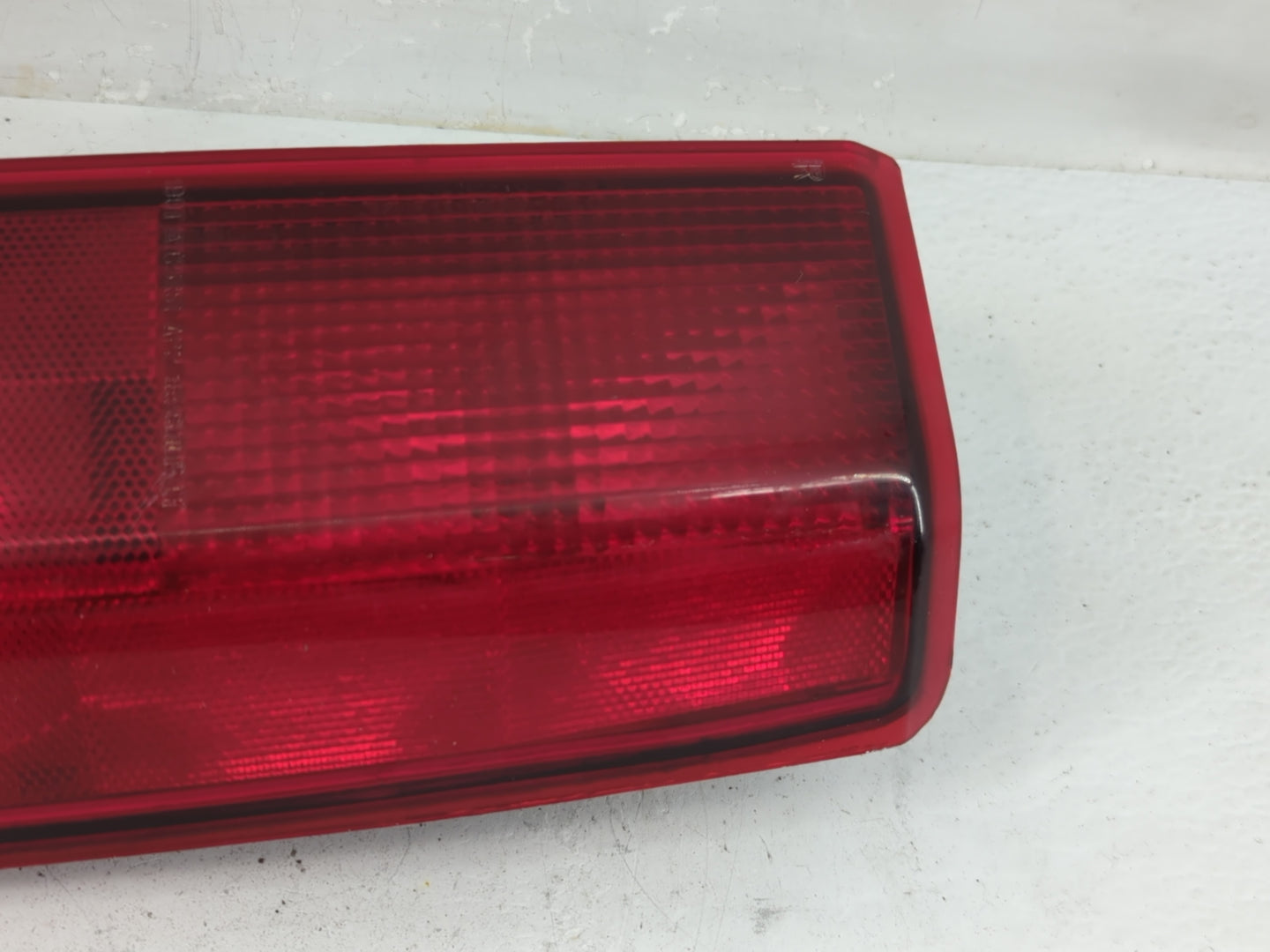 1985-2005 Gmc Safari Tail Light Assembly Passenger Right OEM P/N:16502448 Fits OEM Used Auto Parts - Oemusedautoparts1.com