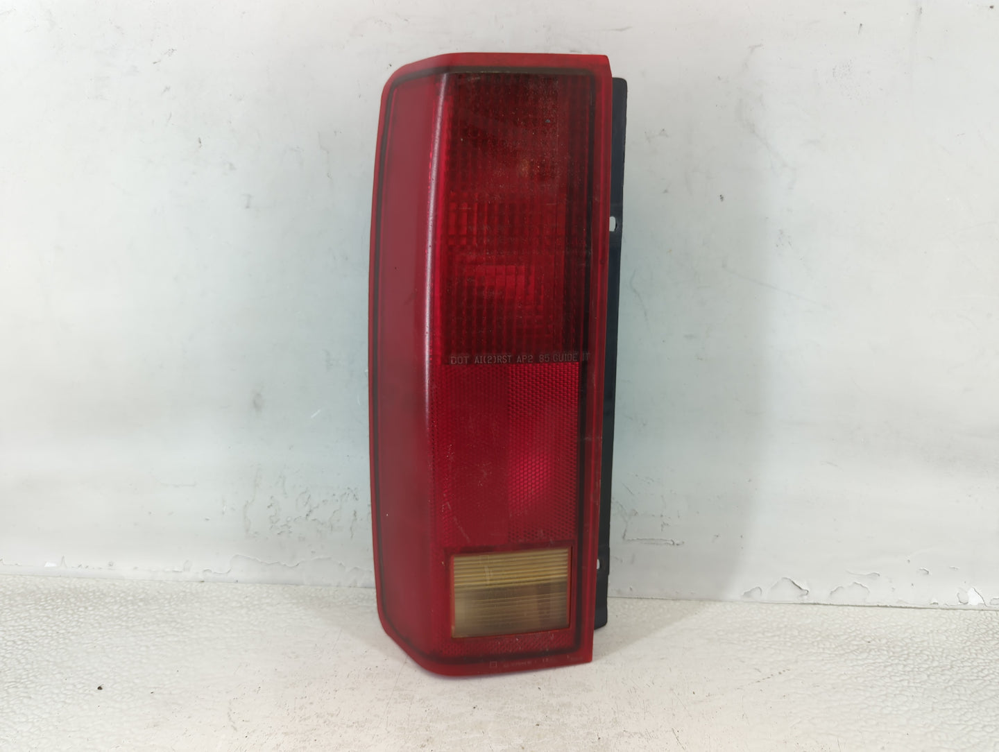 1985-2005 Gmc Safari Tail Light Assembly Driver Left OEM Fits OEM Used Auto Parts - Oemusedautoparts1.com