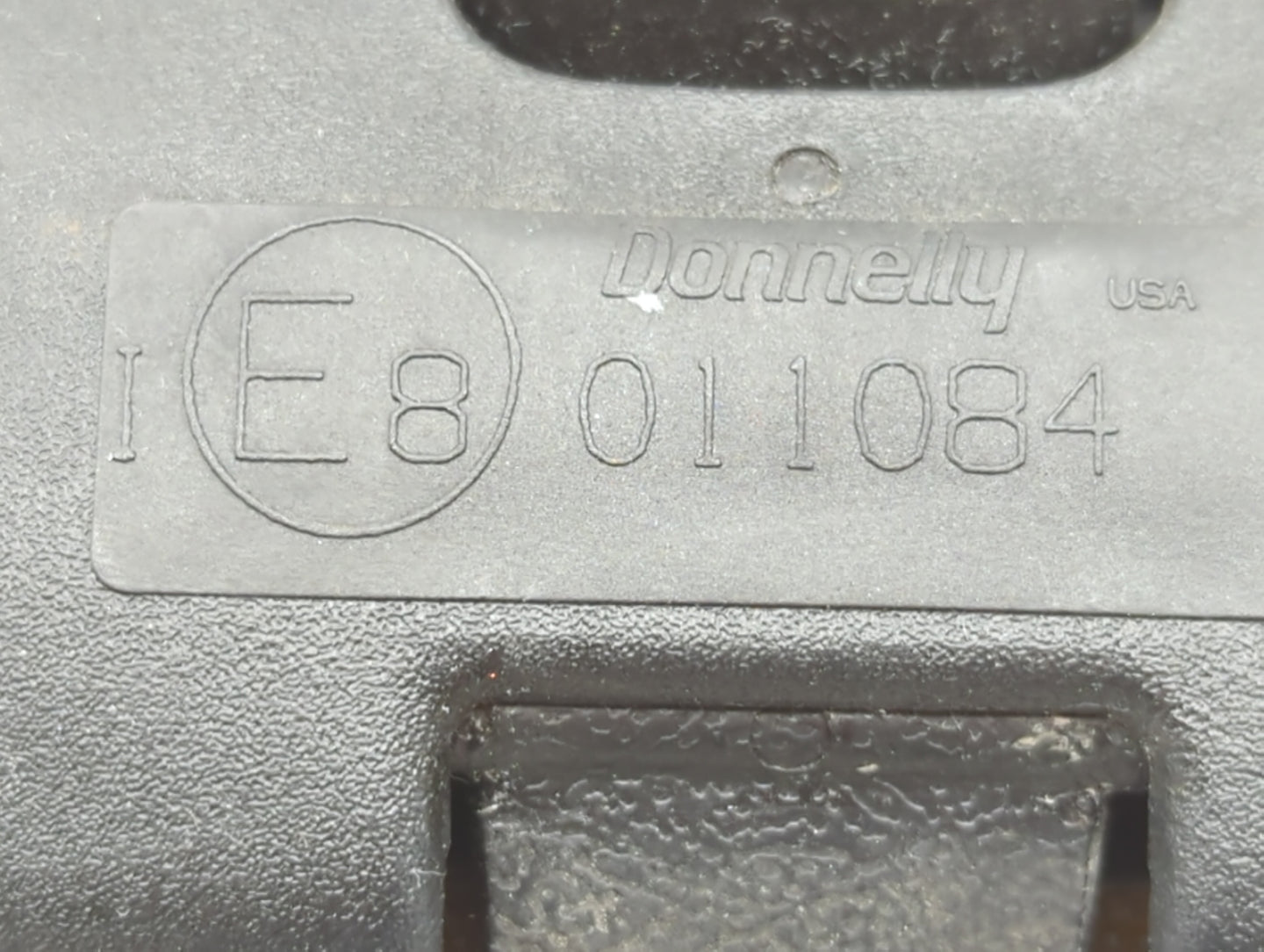 2000 Gmc Sierra 1500 Interior Rear View Mirror Replacement OEM P/N:E8011084 Fits OEM Used Auto Parts - Oemusedautoparts1.com