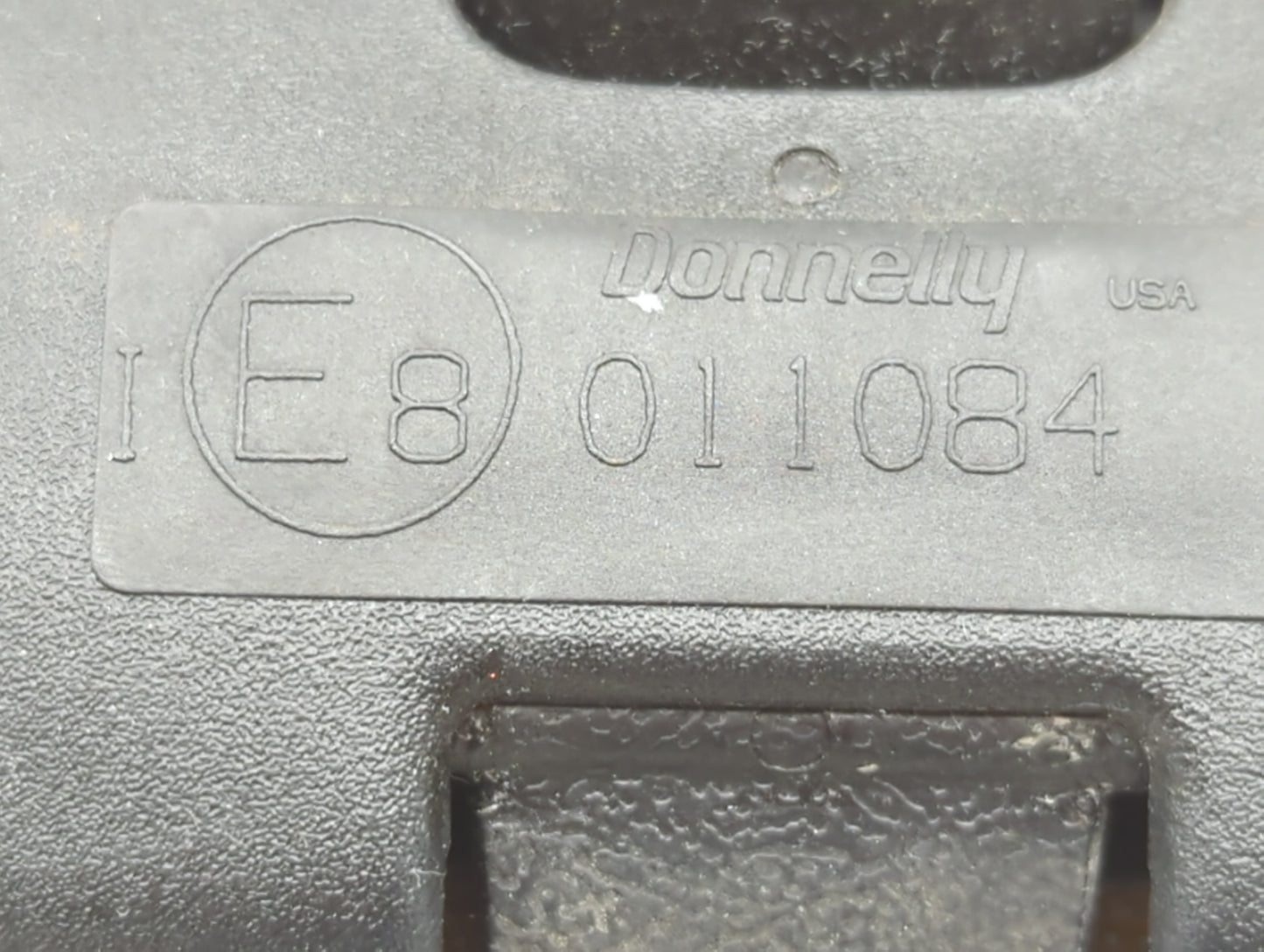 2000 Gmc Sierra 1500 Interior Rear View Mirror Replacement OEM P/N:E8011084 Fits OEM Used Auto Parts - Oemusedautoparts1.com