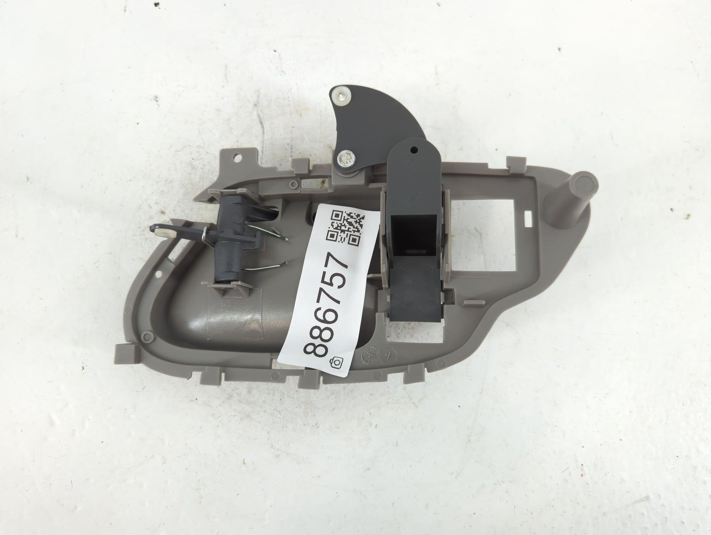 2000 Gmc Sierra 1500 Drivers Side Inside Front Door Handle Oem - Oemusedautoparts1.com
