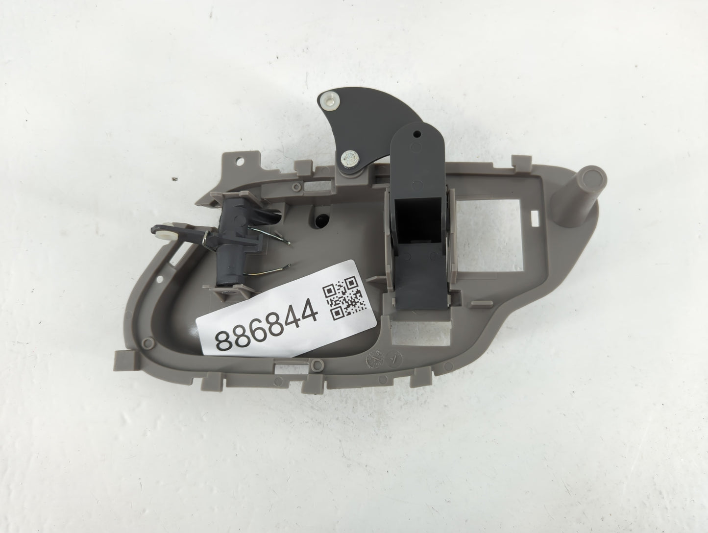 2000 Gmc Sierra 1500 Drivers Side Inside Front Door Handle Oem 886844 - Oemusedautoparts1.com