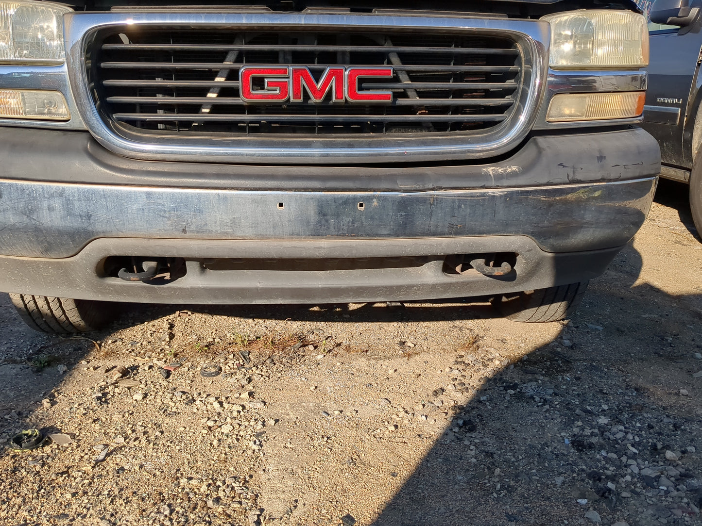 1999-2002 Gmc Sierra 2500 Front Bumper - Oem - Oemusedautoparts1.com
