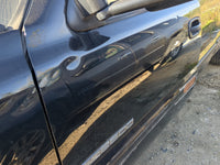 1999-2004 Gmc Sierra 2500 Driver Front Door Oem - Oemusedautoparts1.com