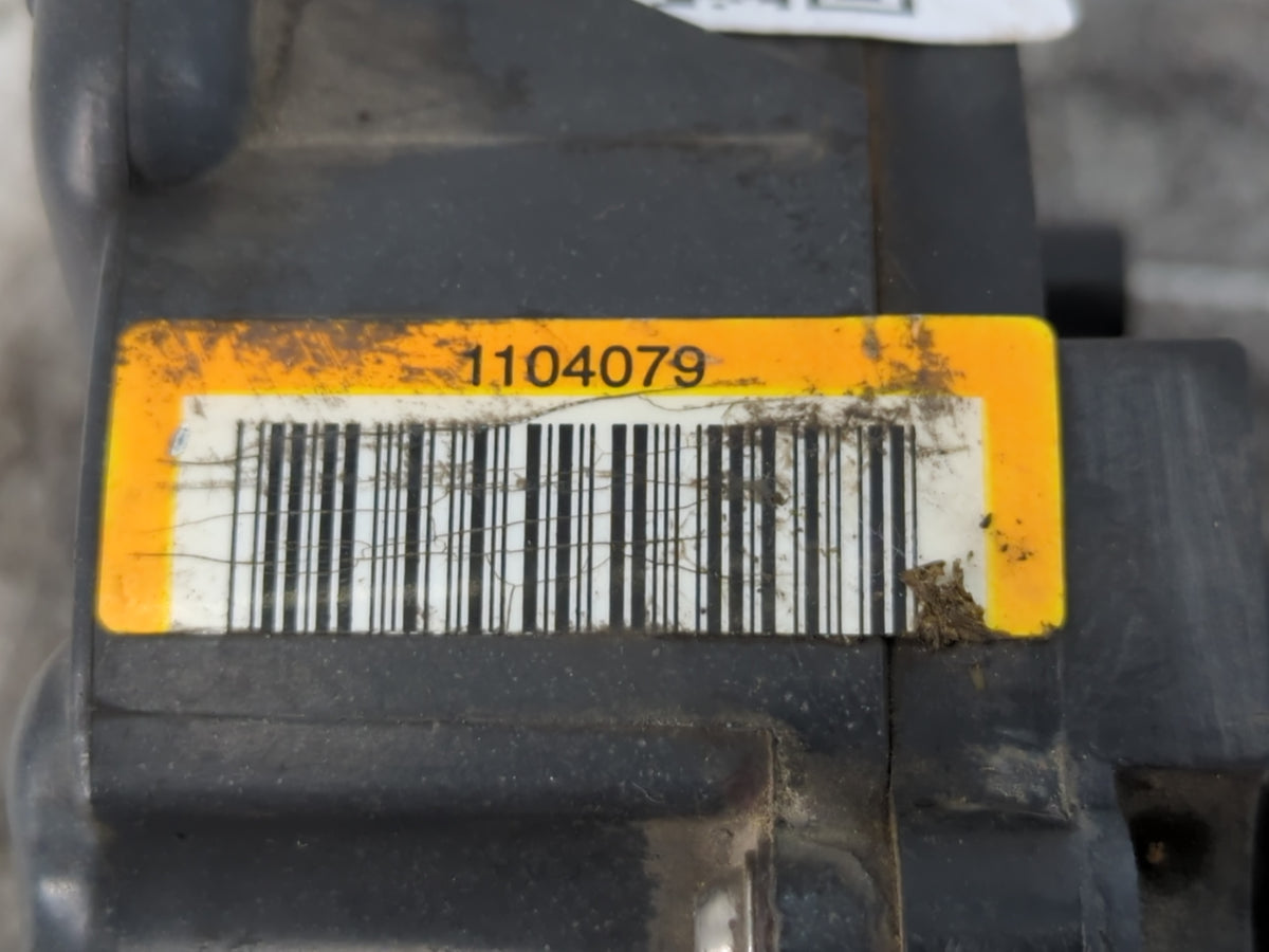 2000 Gmc V2500 Engine Ignition Distributor OEM P/N:1104079 Fits Fits 1996 1997 1998 1999 2001 2002 OEM Used Auto Parts - Oem