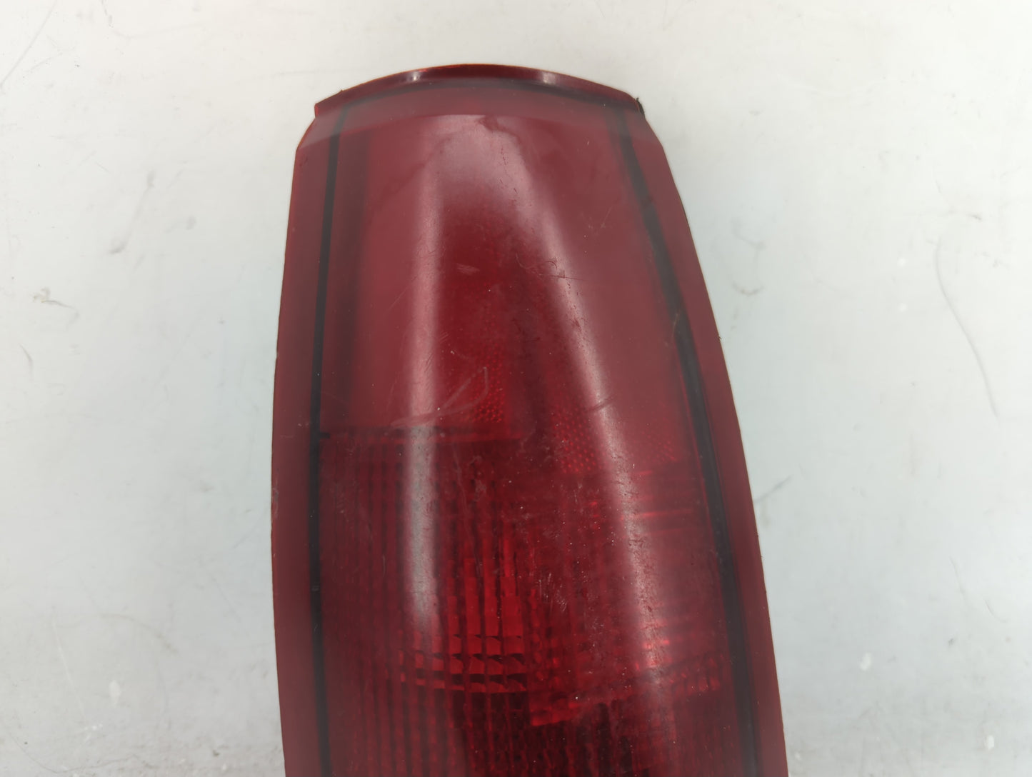 1992-2000 Gmc Yukon Tail Light Assembly Passenger Right OEM P/N:16506350 Fits Fits 1992 1993 1994 1995 1996 1997 1998 1999 2