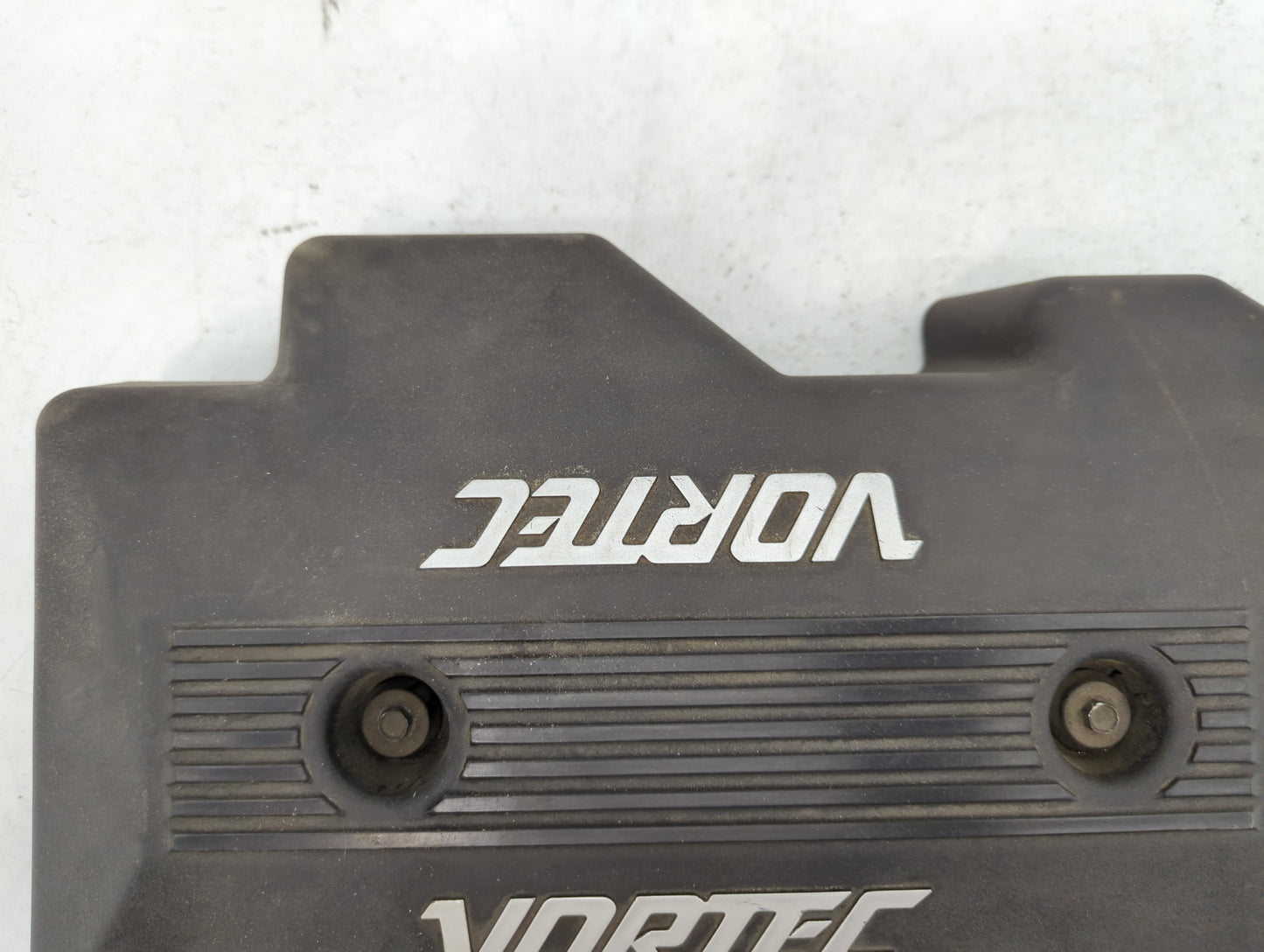 2000 Gmc Yukon Xl Engine Cover - Oemusedautoparts1.com