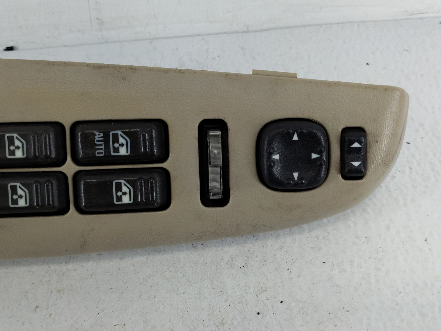 2000-2002 Gmc Yukon Xl 1500 Master Power Window Switch Replacement Driver Side Left P/N:5085 205836 Fits Fits 2000 2001 2002
