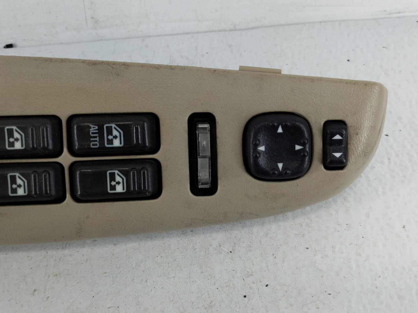 2000-2002 Gmc Yukon Xl 1500 Master Power Window Switch Replacement Driver Side Left P/N:5085 205836 Fits Fits 2000 2001 2002