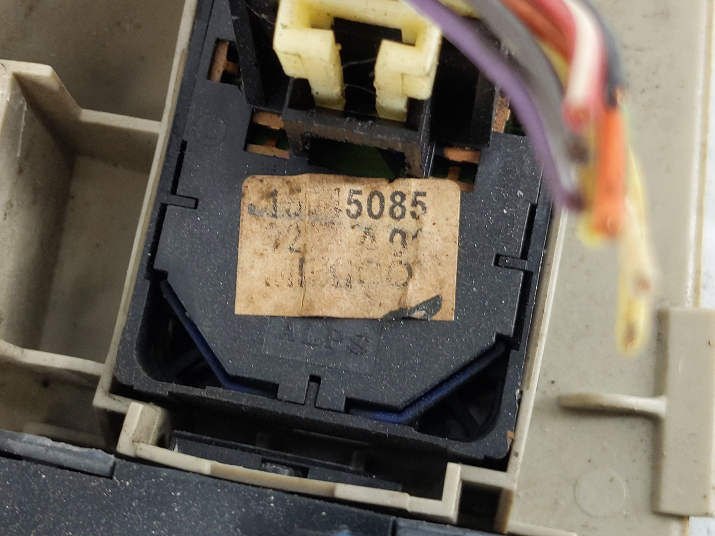 2000-2002 Gmc Yukon Xl 1500 Master Power Window Switch Replacement Driver Side Left P/N:5085 205836 Fits Fits 2000 2001 2002