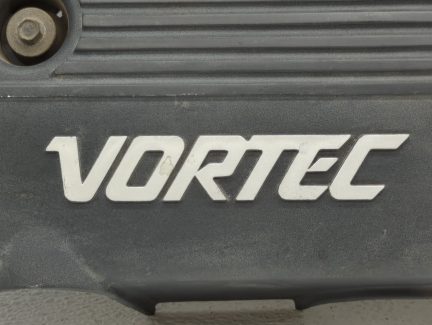 2000 Gmc Yukon Xl 1500 Engine Cover - Oemusedautoparts1.com