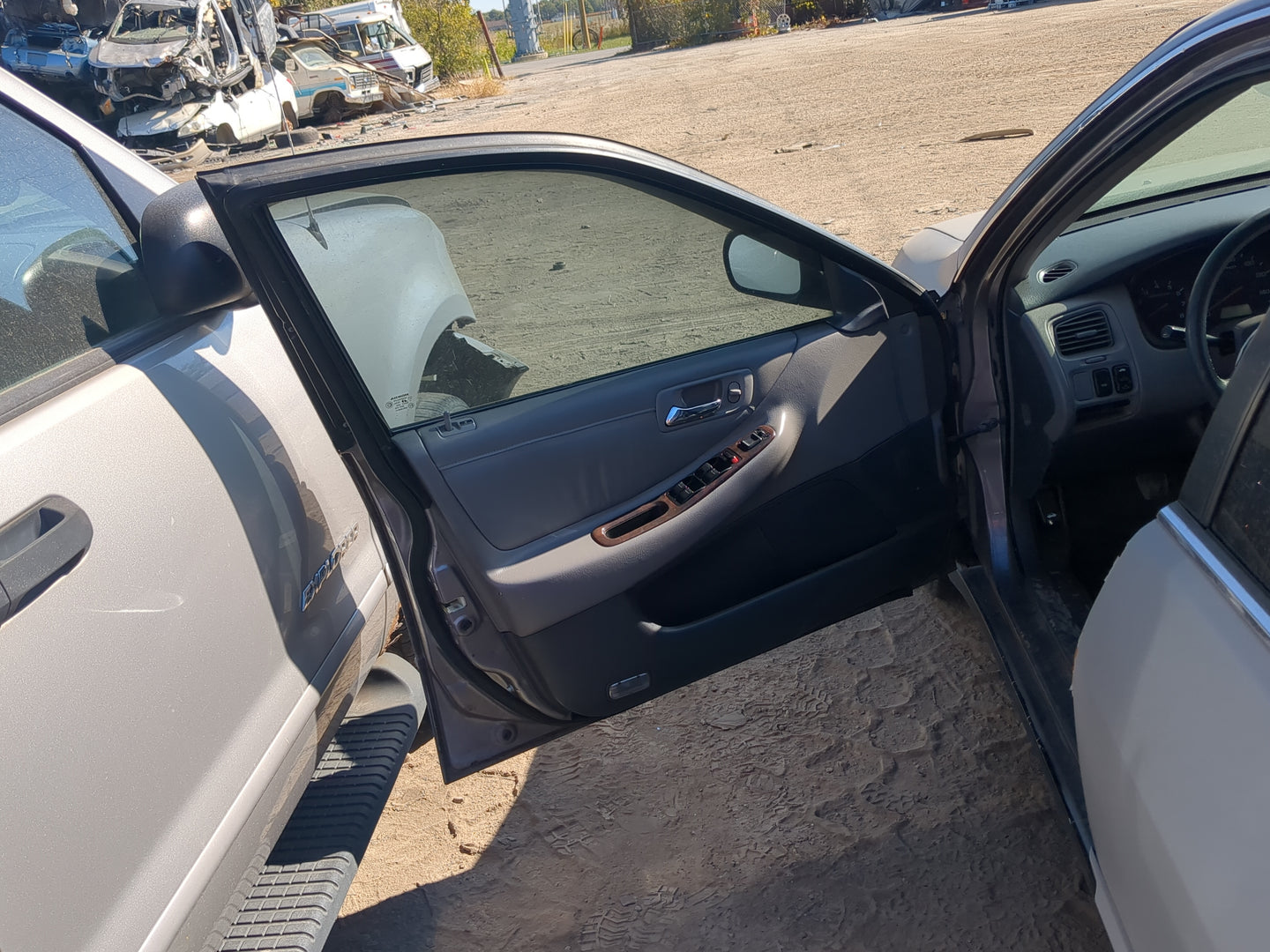 1998-2002 Honda Accord Driver Front Door Oem 1191869 - Oemusedautoparts1.com