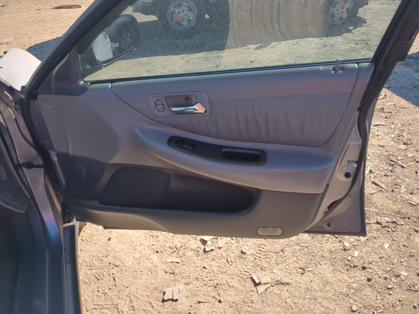 2000 Honda Accord Front Right Passenger Interior Door Panel Trim 1191935 - Oemusedautoparts1.com