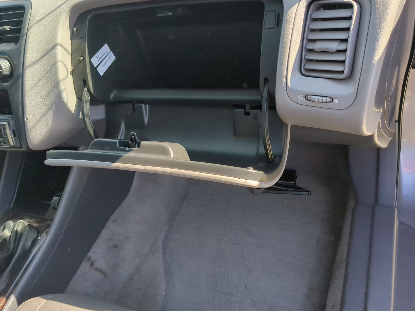 2000 Honda Accord Passenger Glove Box Door Storage Compartment 1191956 - Oemusedautoparts1.com