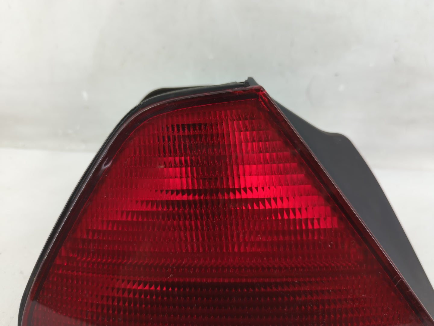 1998-2002 Honda Accord Tail Light Assembly Driver Left OEM P/N:2VA 938 864 Fits Fits 1998 1999 2000 2001 2002 OEM Used Auto 
