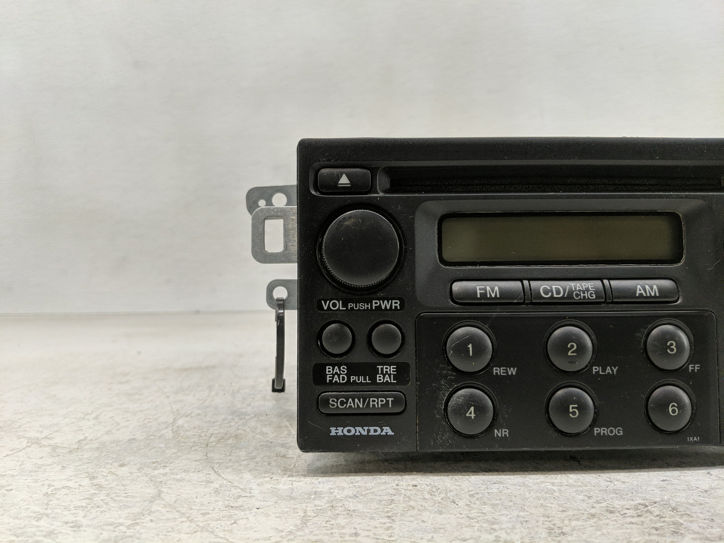 1998-2000 Honda Accord Radio AM FM Cd Player Receiver Replacement P/N:39100-S84-A210 Fits Fits 1998 1999 2000 OEM Used Auto 