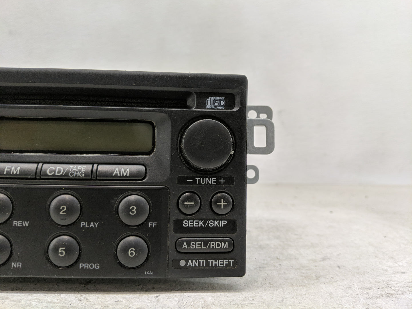 1998-2000 Honda Accord Radio AM FM Cd Player Receiver Replacement P/N:39100-S84-A210 Fits Fits 1998 1999 2000 OEM Used Auto 