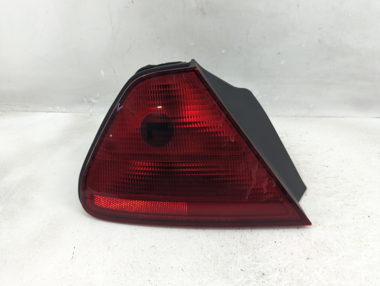 1998-2002 Honda Accord Tail Light Assembly Driver Left OEM P/N:2VA 938 864 Fits Fits 1998 1999 2000 2001 2002 OEM Used Auto 