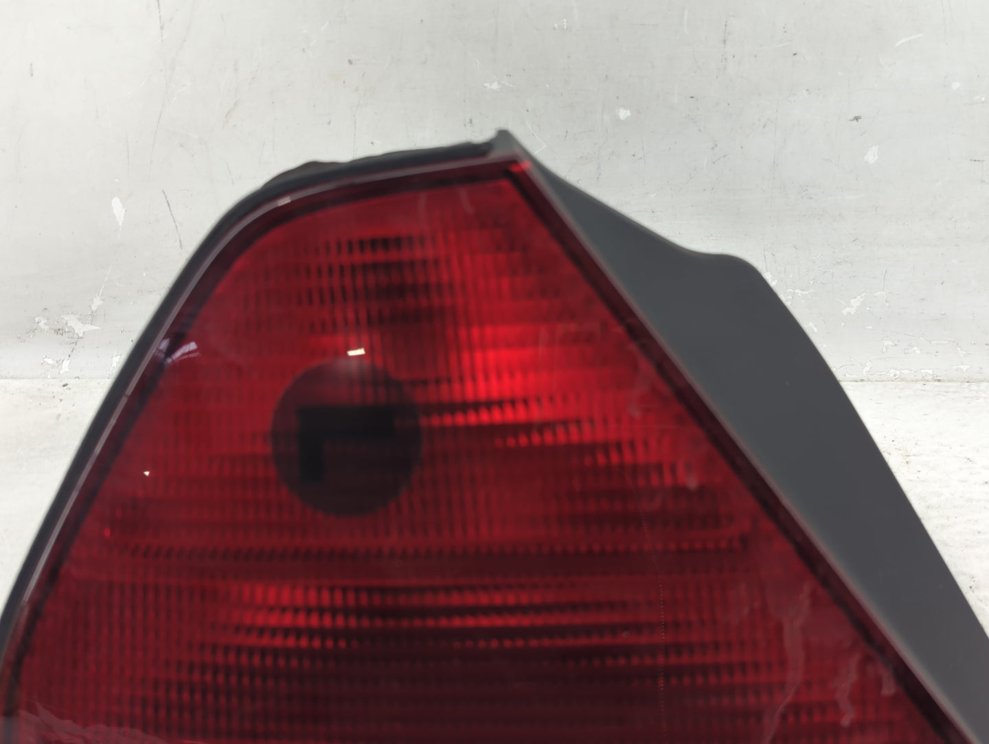 1998-2002 Honda Accord Tail Light Assembly Driver Left OEM P/N:2VA 938 864 Fits Fits 1998 1999 2000 2001 2002 OEM Used Auto 