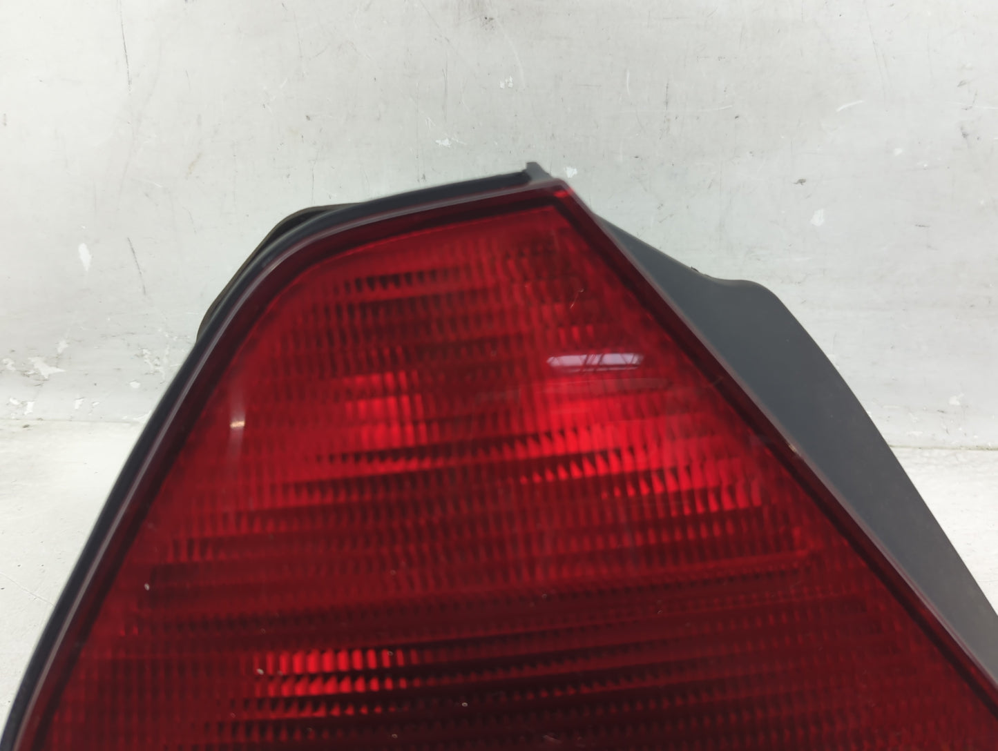 1998-2002 Honda Accord Tail Light Assembly Passenger Right OEM P/N:2VA 938 864 Fits Fits 1998 1999 2000 2001 2002 OEM Used A