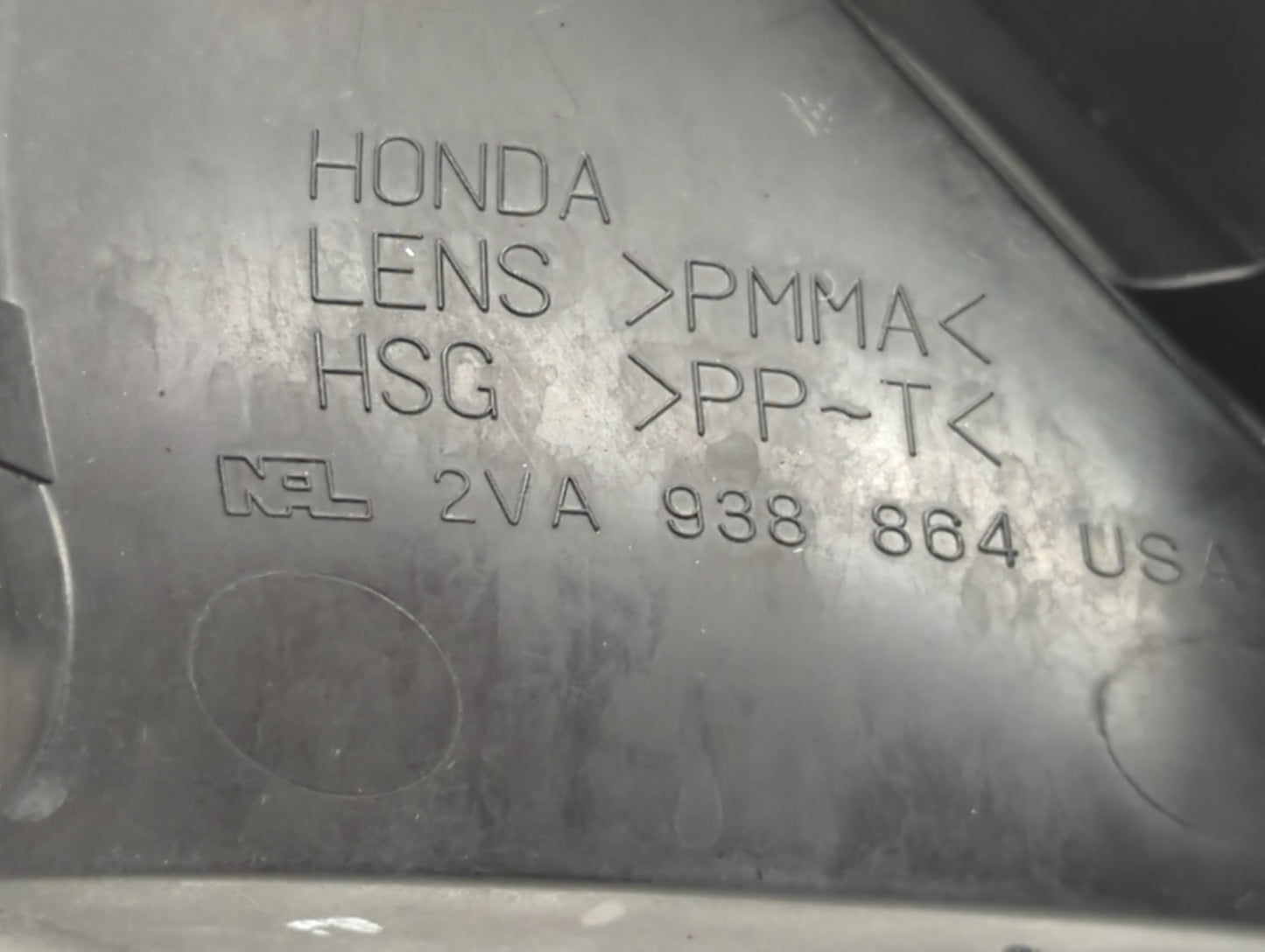1998-2002 Honda Accord Tail Light Assembly Passenger Right OEM P/N:2VA 938 864 Fits Fits 1998 1999 2000 2001 2002 OEM Used A