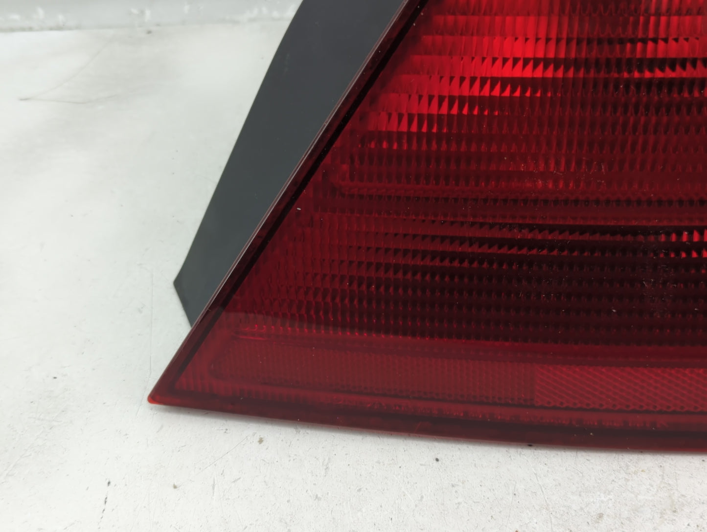 1998-2002 Honda Accord Tail Light Assembly Passenger Right OEM P/N:2VA 938 864 Fits Fits 1998 1999 2000 2001 2002 OEM Used A