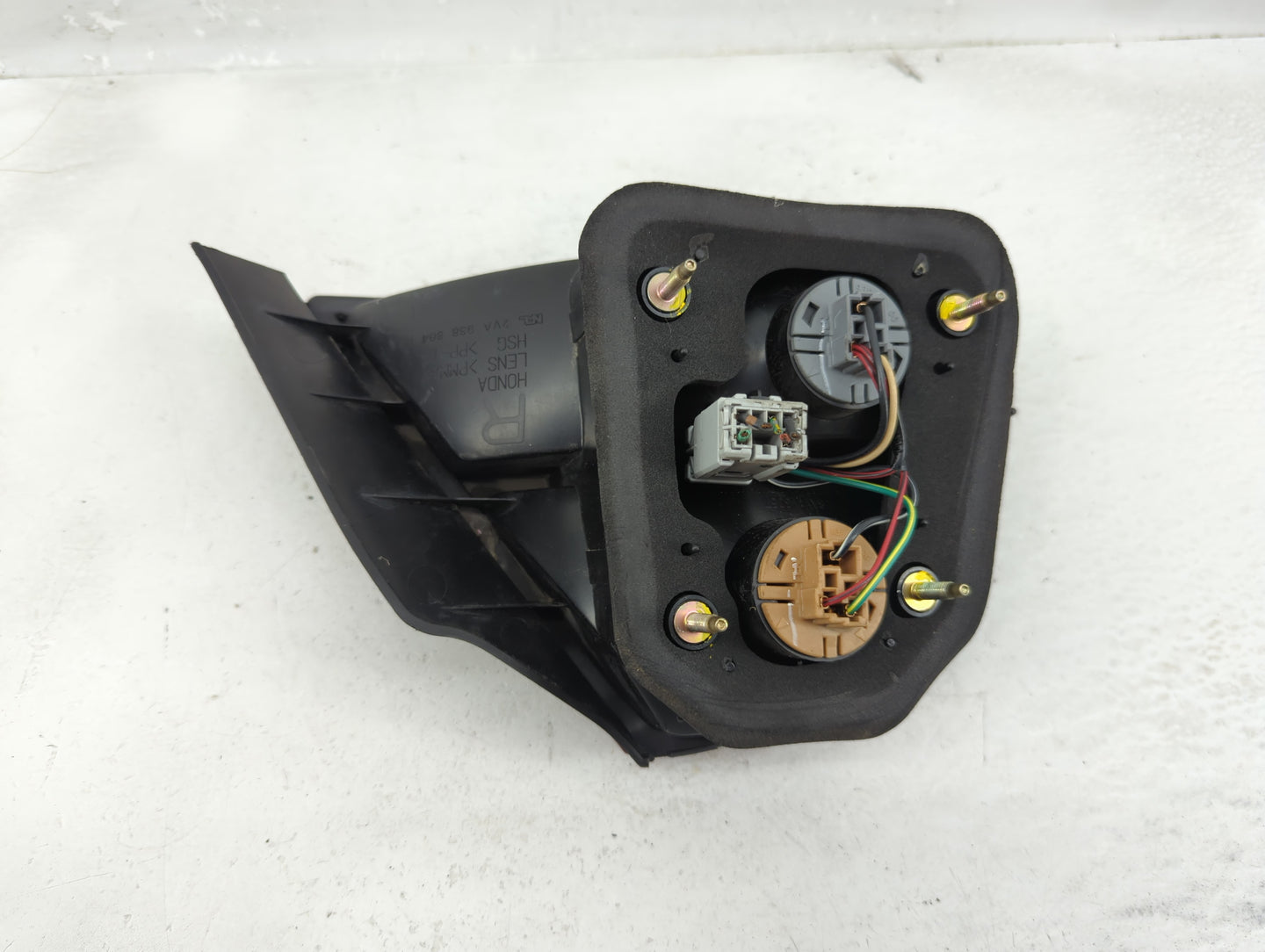 1998-2002 Honda Accord Tail Light Assembly Passenger Right OEM P/N:2VA 938 864 Fits Fits 1998 1999 2000 2001 2002 OEM Used A