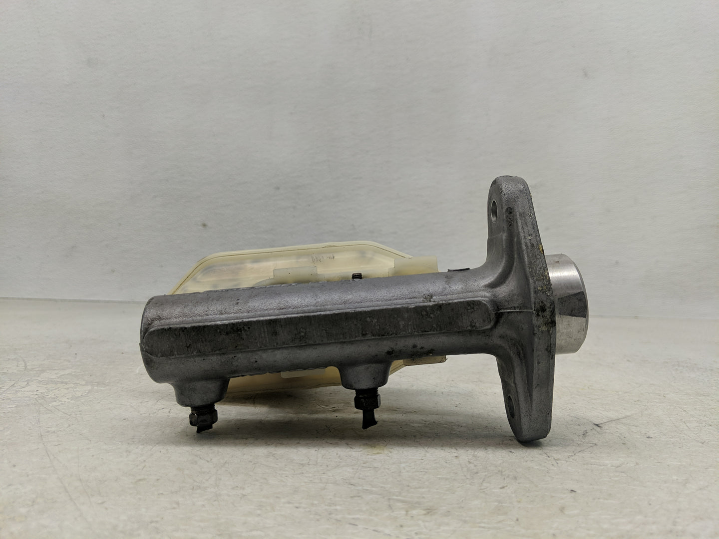 1998-2002 Honda Accord Brake Master Cylinder 1310774 - Oemusedautoparts1.com