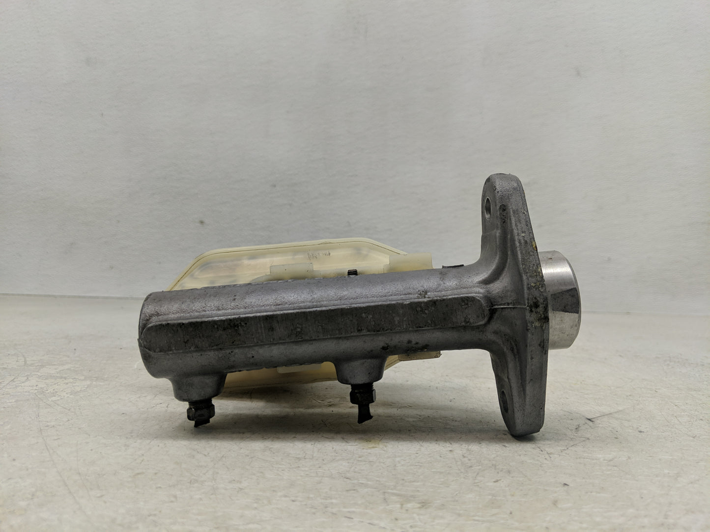 1998-2002 Honda Accord Brake Master Cylinder 1310774 - Oemusedautoparts1.com