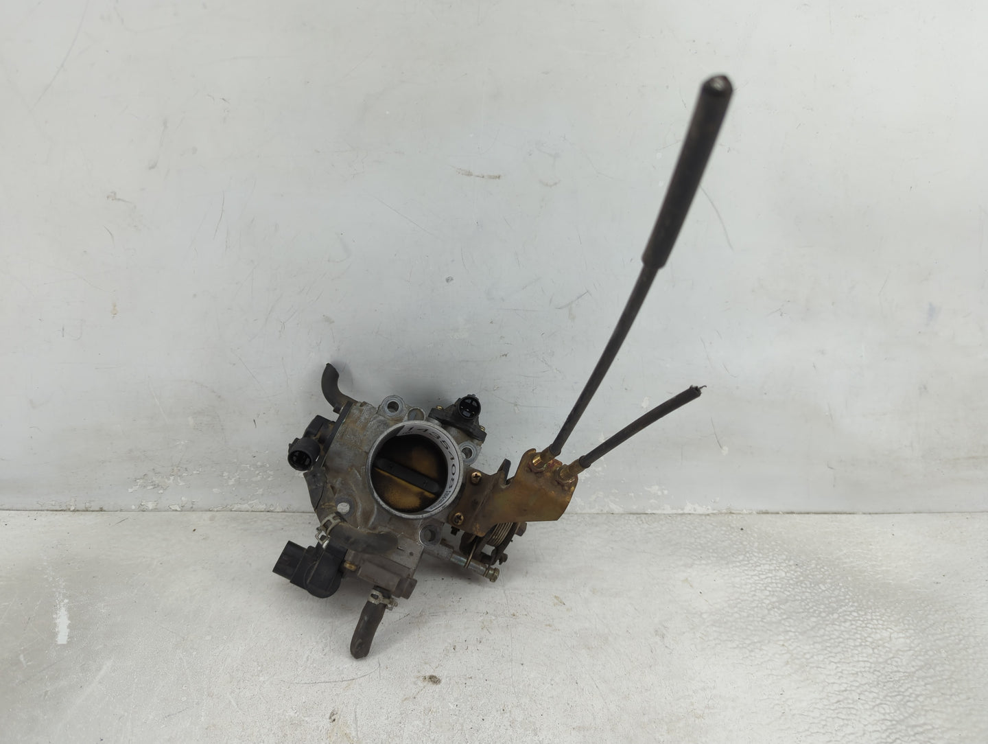 2000-2002 Honda Accord Throttle Body Fits Fits 2000 2001 2002 OEM Used Auto Parts - Oemusedautoparts1.com